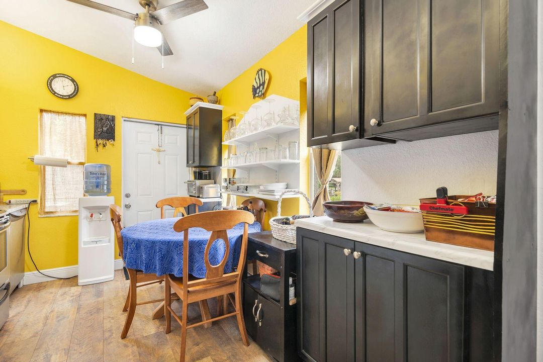 En Venta: $3,199,000 (4 camas, 4 baños, 1729 Pies cuadrados)