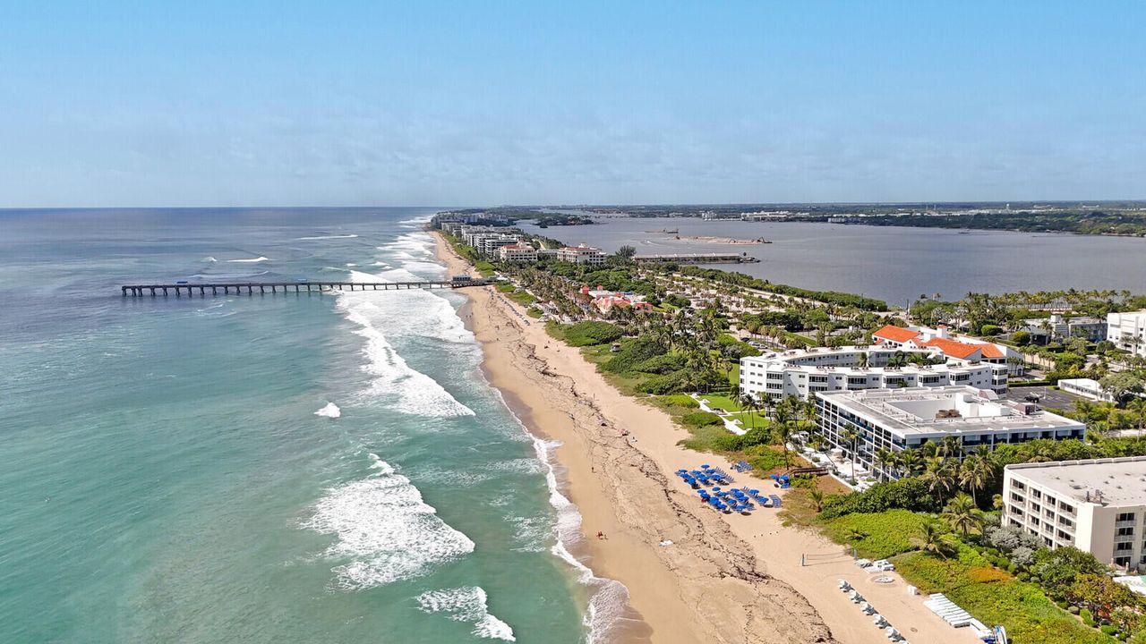 Active With Contract: $5,500 (2 beds, 2 baths, 1014 Square Feet)