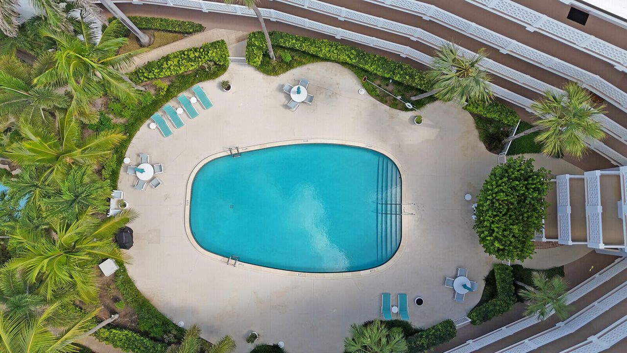 Active With Contract: $5,500 (2 beds, 2 baths, 1014 Square Feet)