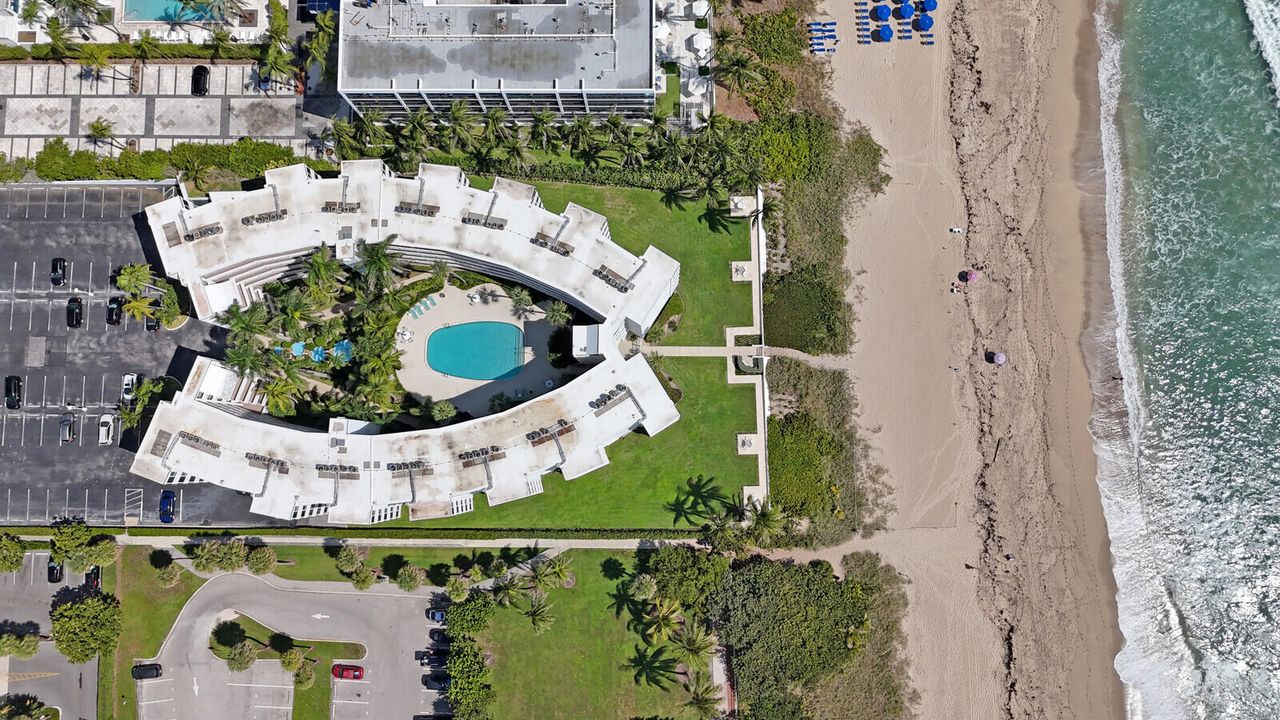 Active With Contract: $5,500 (2 beds, 2 baths, 1014 Square Feet)