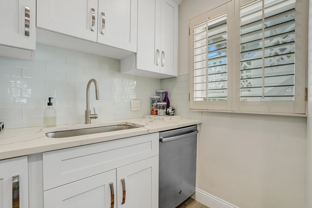 Active With Contract: $5,500 (2 beds, 2 baths, 1014 Square Feet)