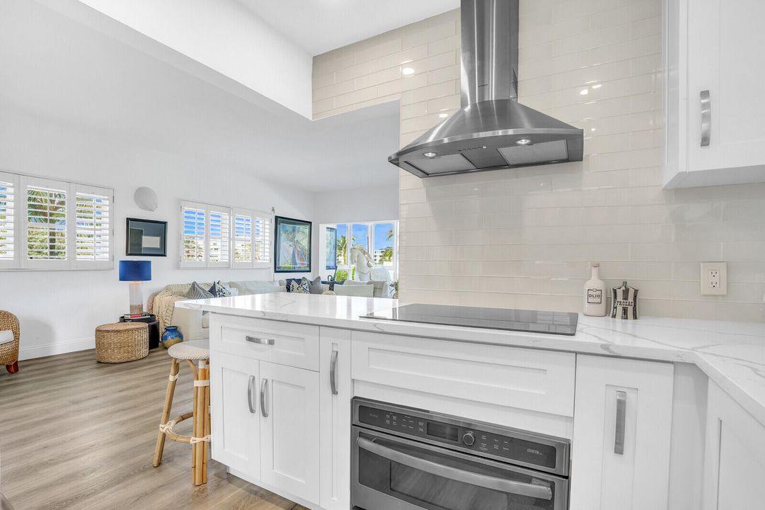 Active With Contract: $5,500 (2 beds, 2 baths, 1014 Square Feet)