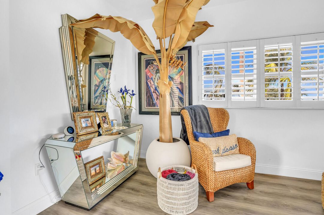 Active With Contract: $5,500 (2 beds, 2 baths, 1014 Square Feet)