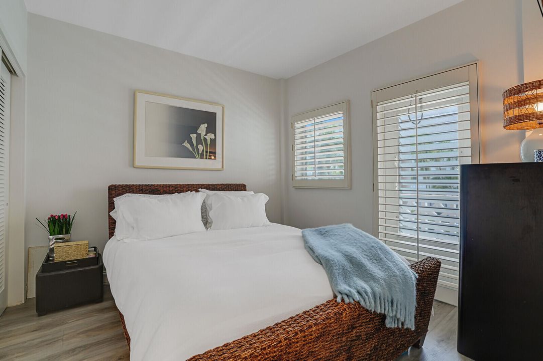 Active With Contract: $5,500 (2 beds, 2 baths, 1014 Square Feet)