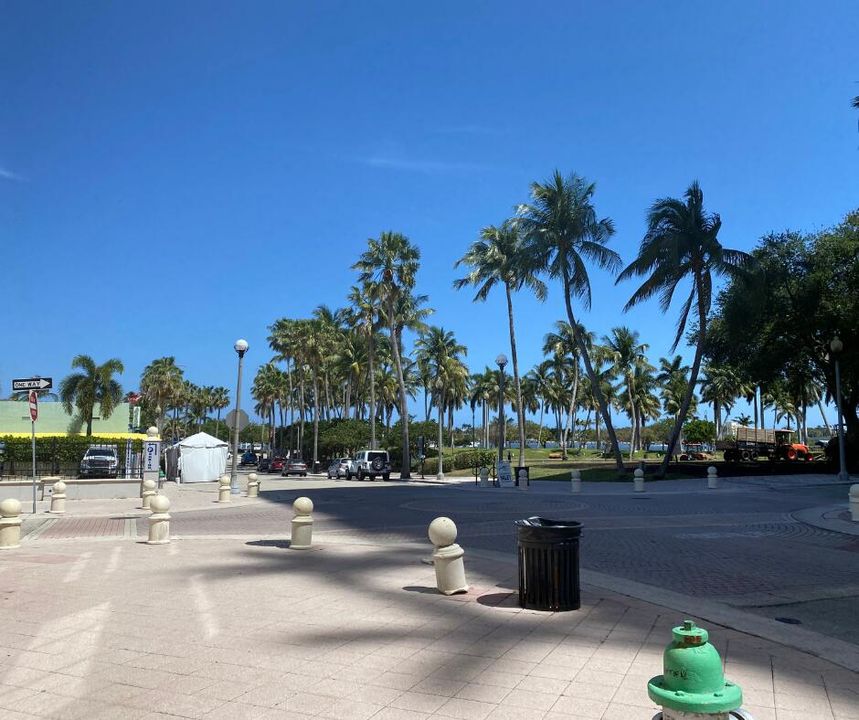 На продажу: $1,400 (0 спален, 0 ванн, 387 Квадратных фут)