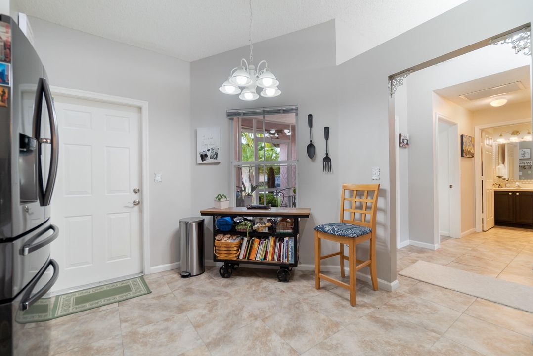 Active With Contract: $3,800 (2 beds, 2 baths, 1358 Square Feet)