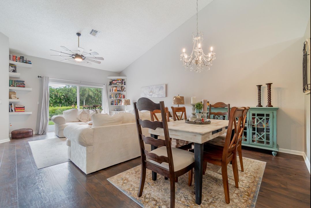 Active With Contract: $3,800 (2 beds, 2 baths, 1358 Square Feet)