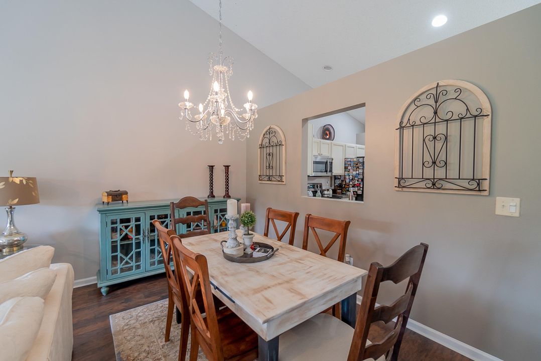 Active With Contract: $3,800 (2 beds, 2 baths, 1358 Square Feet)