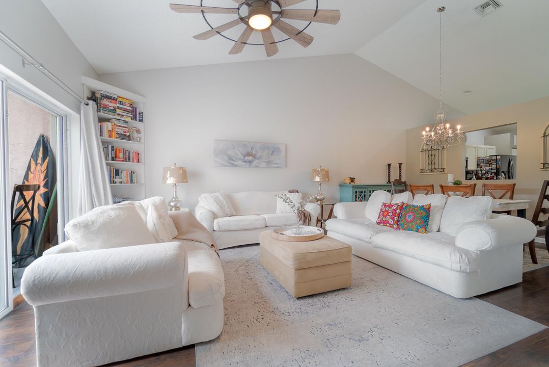 Active With Contract: $3,800 (2 beds, 2 baths, 1358 Square Feet)