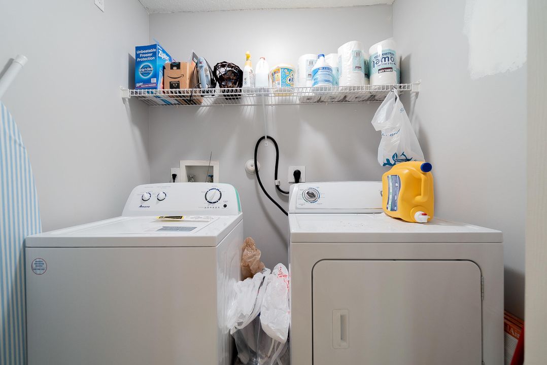 Active With Contract: $3,800 (2 beds, 2 baths, 1358 Square Feet)