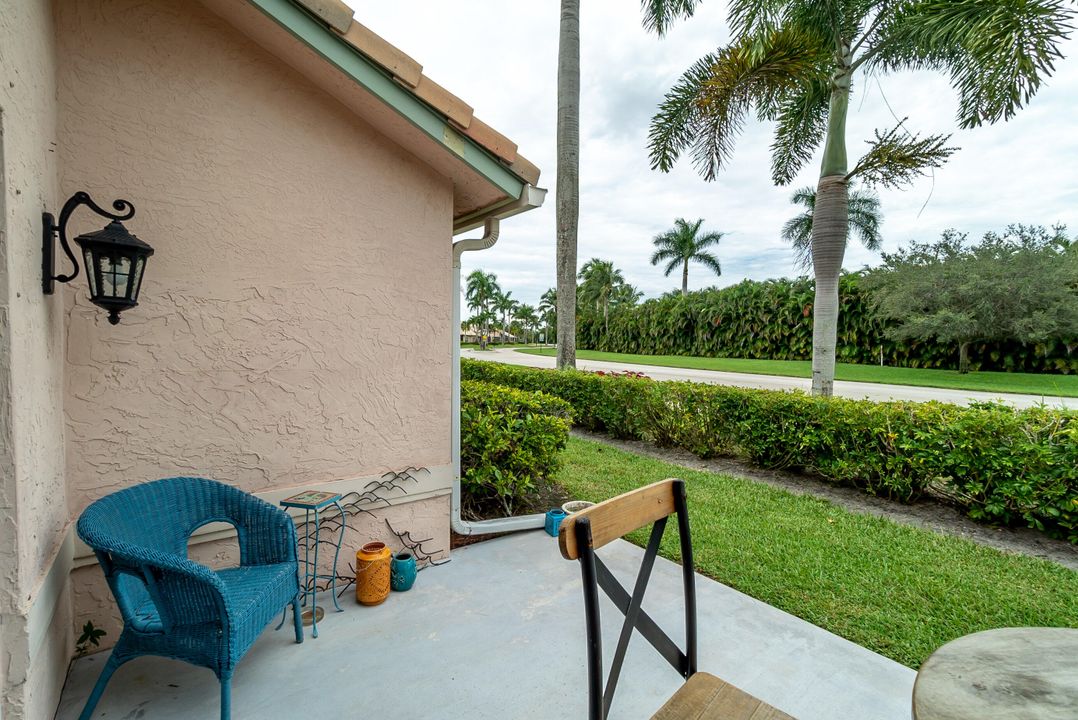 Active With Contract: $3,800 (2 beds, 2 baths, 1358 Square Feet)