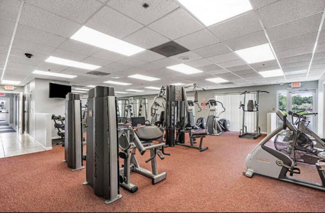 Active With Contract: $3,800 (2 beds, 2 baths, 1358 Square Feet)