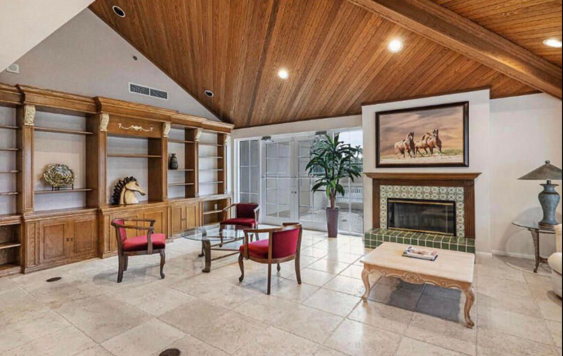 Active With Contract: $3,800 (2 beds, 2 baths, 1358 Square Feet)