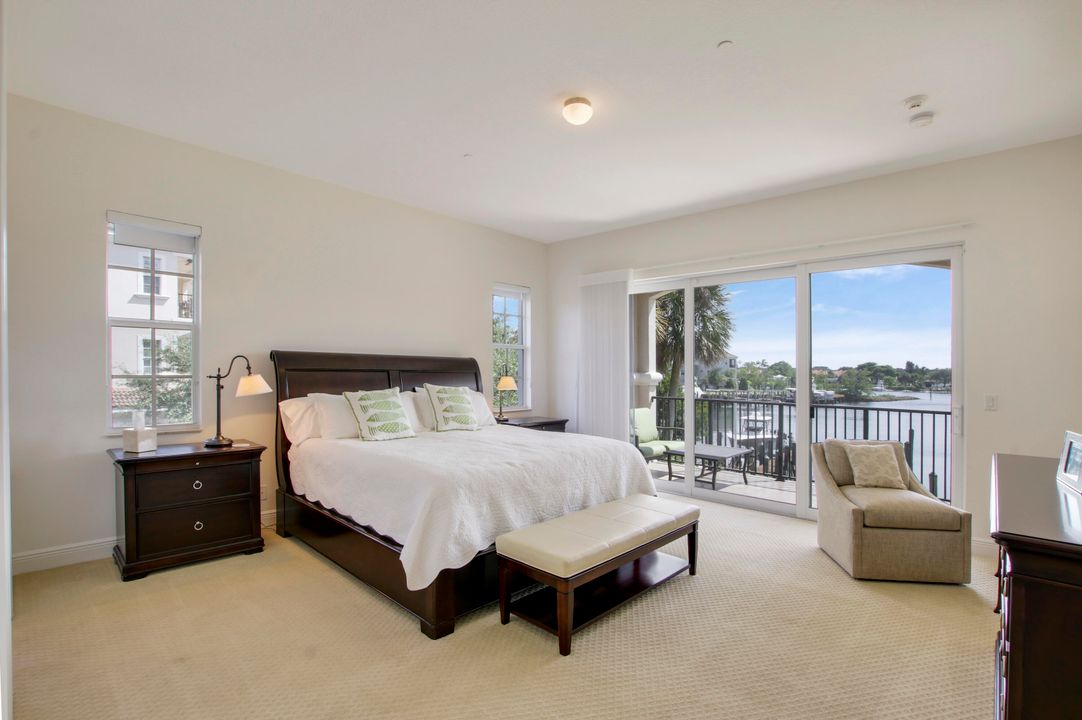 出租: $18,000 (3 贝兹, 2 浴室, 2367 平方英尺)