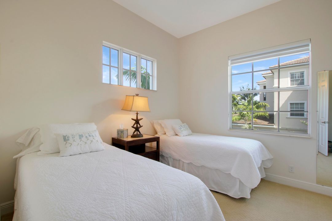 出租: $18,000 (3 贝兹, 2 浴室, 2367 平方英尺)