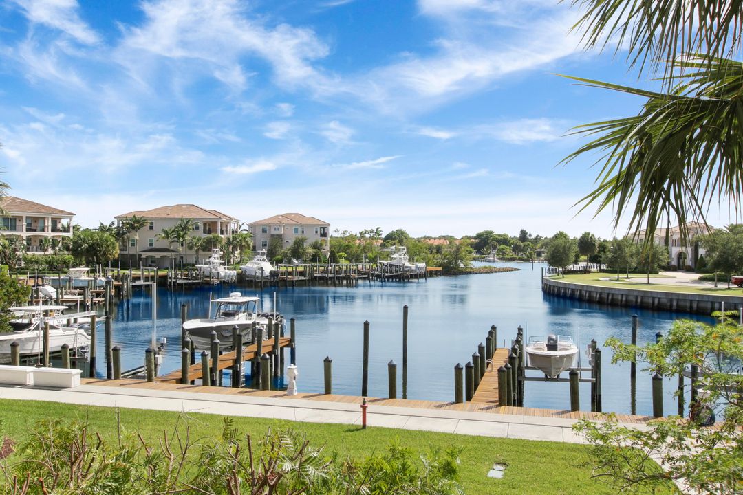 出租: $18,000 (3 贝兹, 2 浴室, 2367 平方英尺)