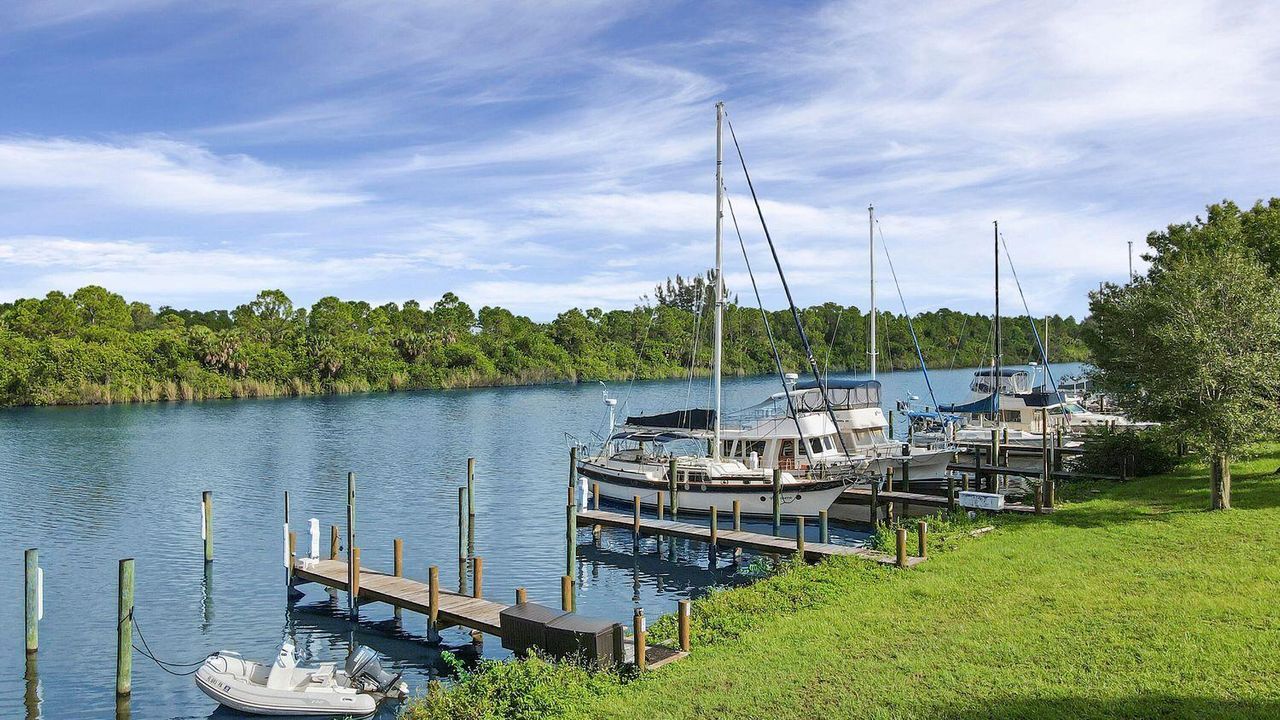 На продажу: $399,999 (3 спален, 2 ванн, 1485 Квадратных фут)