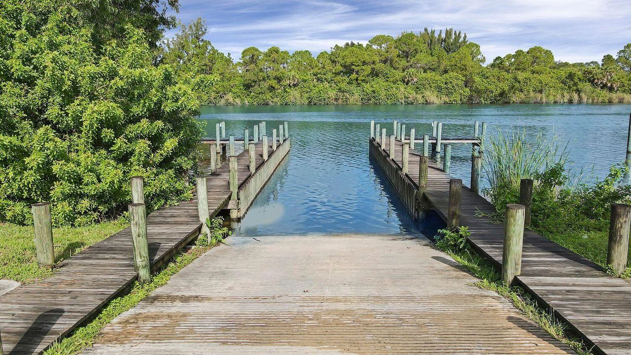 На продажу: $399,999 (3 спален, 2 ванн, 1485 Квадратных фут)