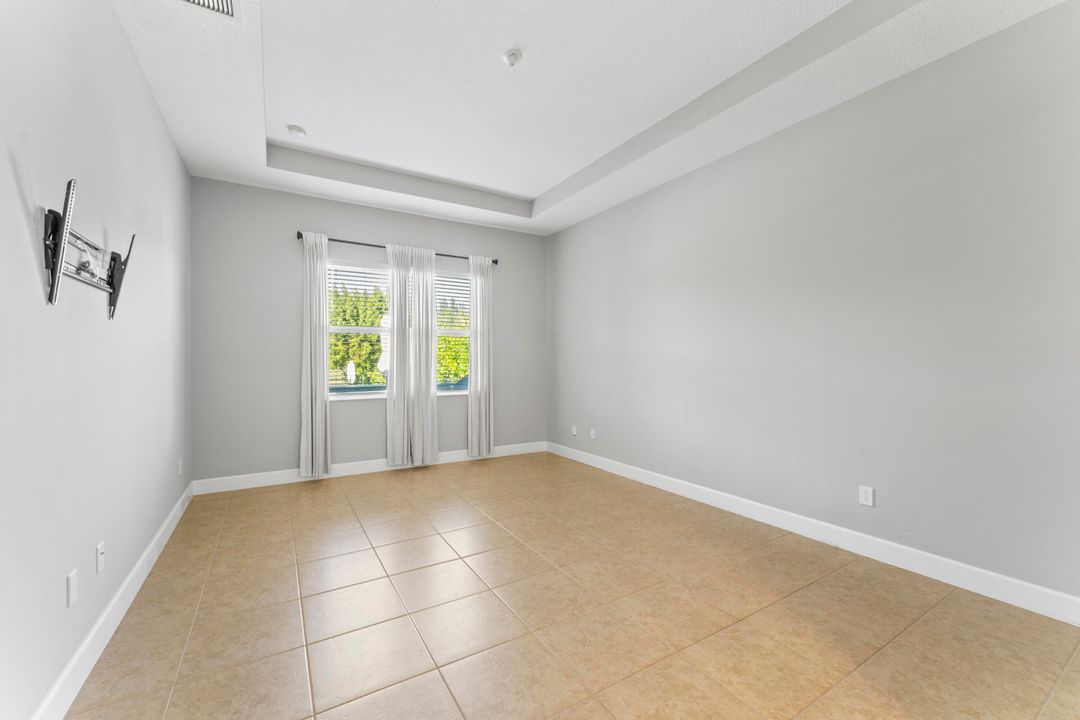 Activo con contrato: $3,800 (3 camas, 2 baños, 1920 Pies cuadrados)