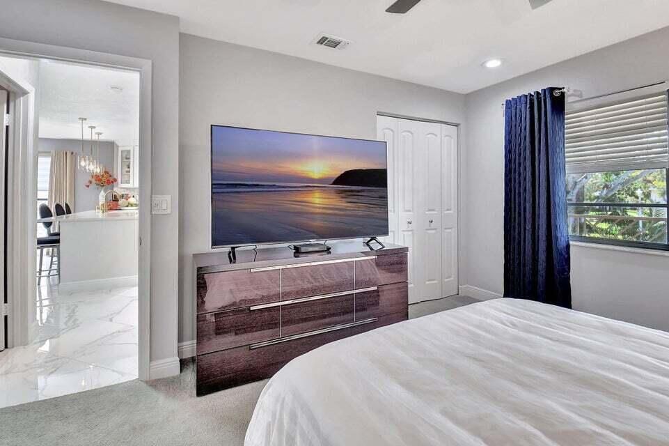 For Sale: $79,900 (2 beds, 2 baths, 1562 Square Feet)