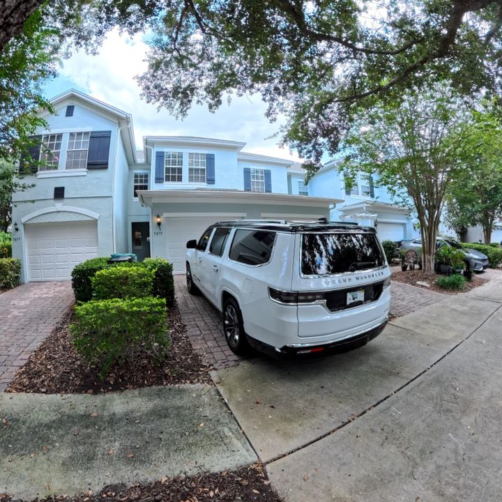 Activo con contrato: $2,500 (3 camas, 2 baños, 1585 Pies cuadrados)