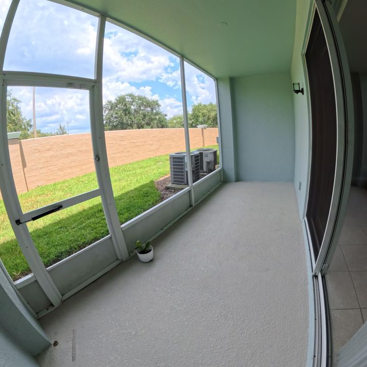 Activo con contrato: $2,500 (3 camas, 2 baños, 1585 Pies cuadrados)