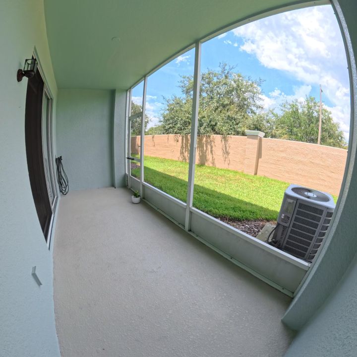 Activo con contrato: $2,500 (3 camas, 2 baños, 1585 Pies cuadrados)