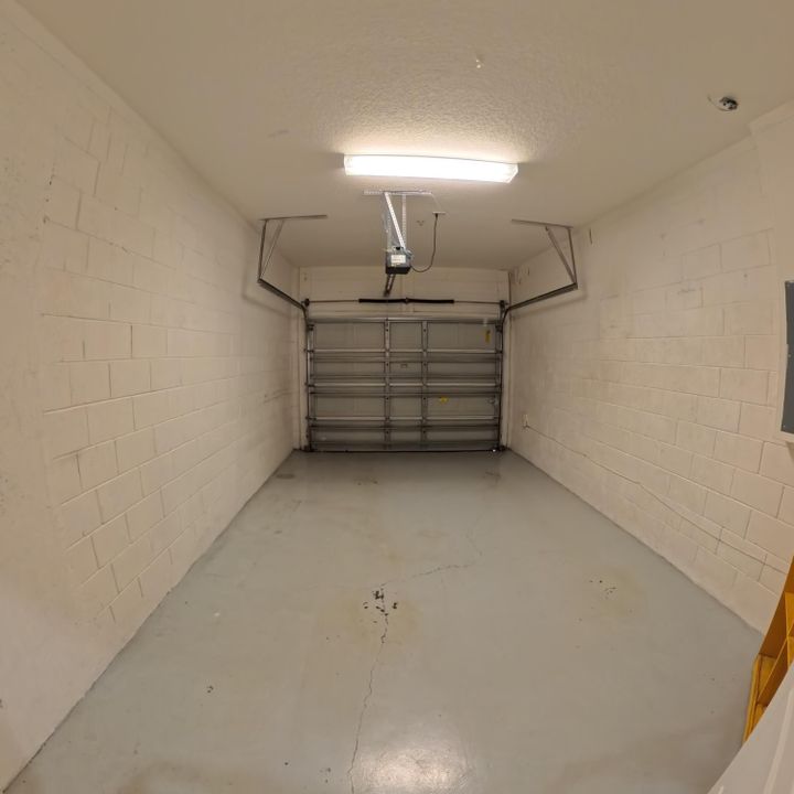 Activo con contrato: $2,500 (3 camas, 2 baños, 1585 Pies cuadrados)