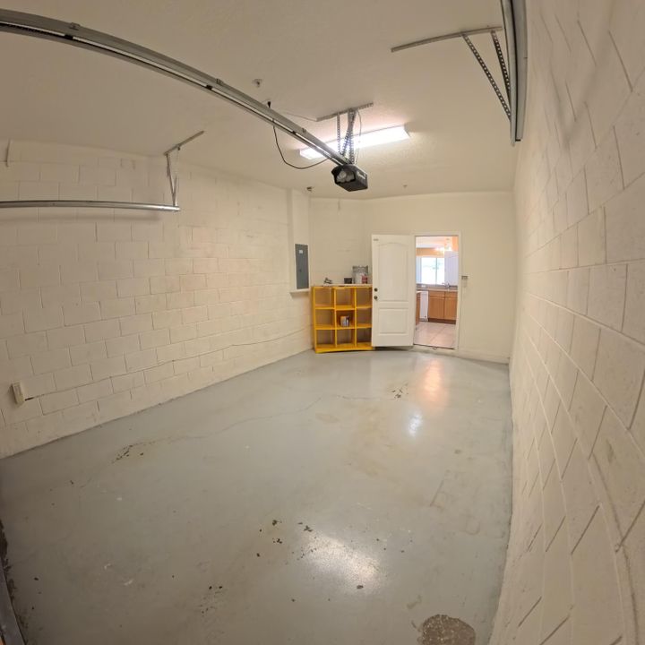 Activo con contrato: $2,500 (3 camas, 2 baños, 1585 Pies cuadrados)