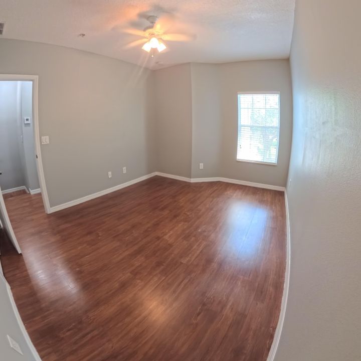 Activo con contrato: $2,500 (3 camas, 2 baños, 1585 Pies cuadrados)