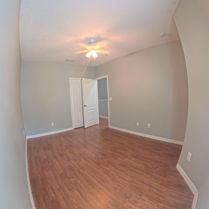 Activo con contrato: $2,500 (3 camas, 2 baños, 1585 Pies cuadrados)