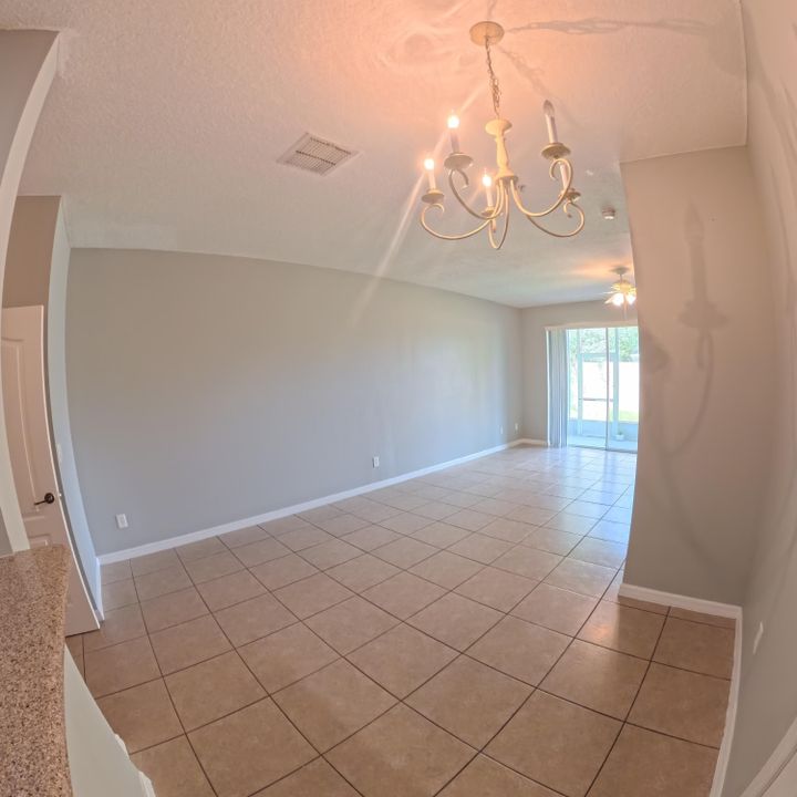 Activo con contrato: $2,500 (3 camas, 2 baños, 1585 Pies cuadrados)