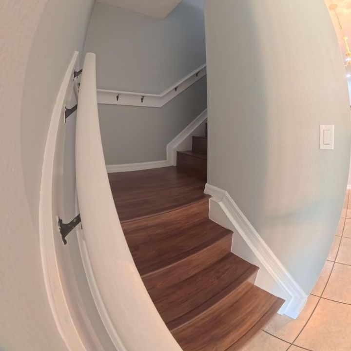 Activo con contrato: $2,500 (3 camas, 2 baños, 1585 Pies cuadrados)