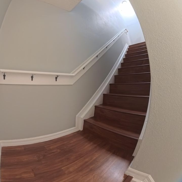 Activo con contrato: $2,500 (3 camas, 2 baños, 1585 Pies cuadrados)