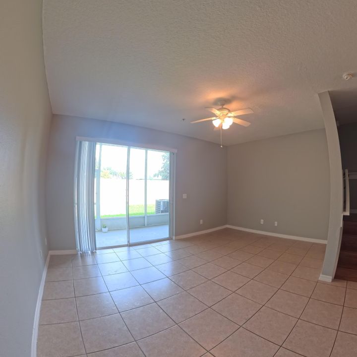 Activo con contrato: $2,500 (3 camas, 2 baños, 1585 Pies cuadrados)