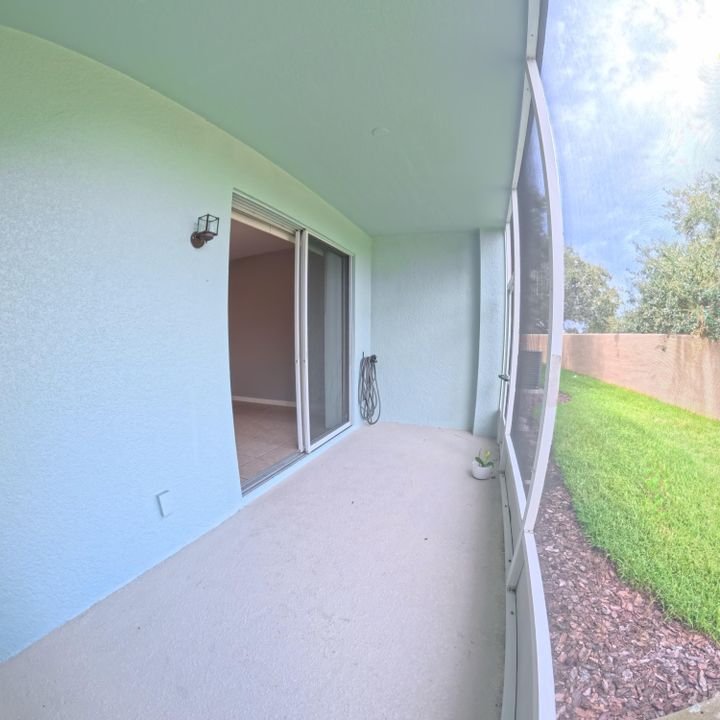 Activo con contrato: $2,500 (3 camas, 2 baños, 1585 Pies cuadrados)