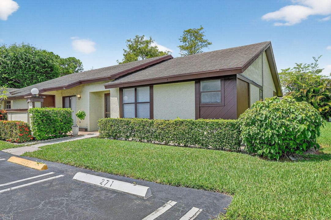 合同活跃: $2,000 (3 贝兹, 2 浴室, 1298 平方英尺)