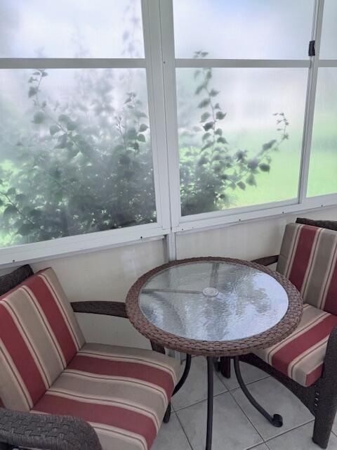 На продажу: $87,000 (1 спален, 1 ванн, 700 Квадратных фут)