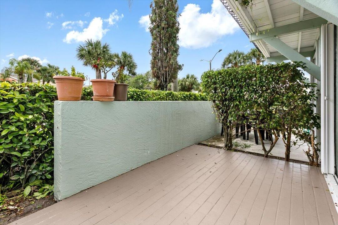 For Sale: $239,000 (2 beds, 2 baths, 1024 Square Feet)