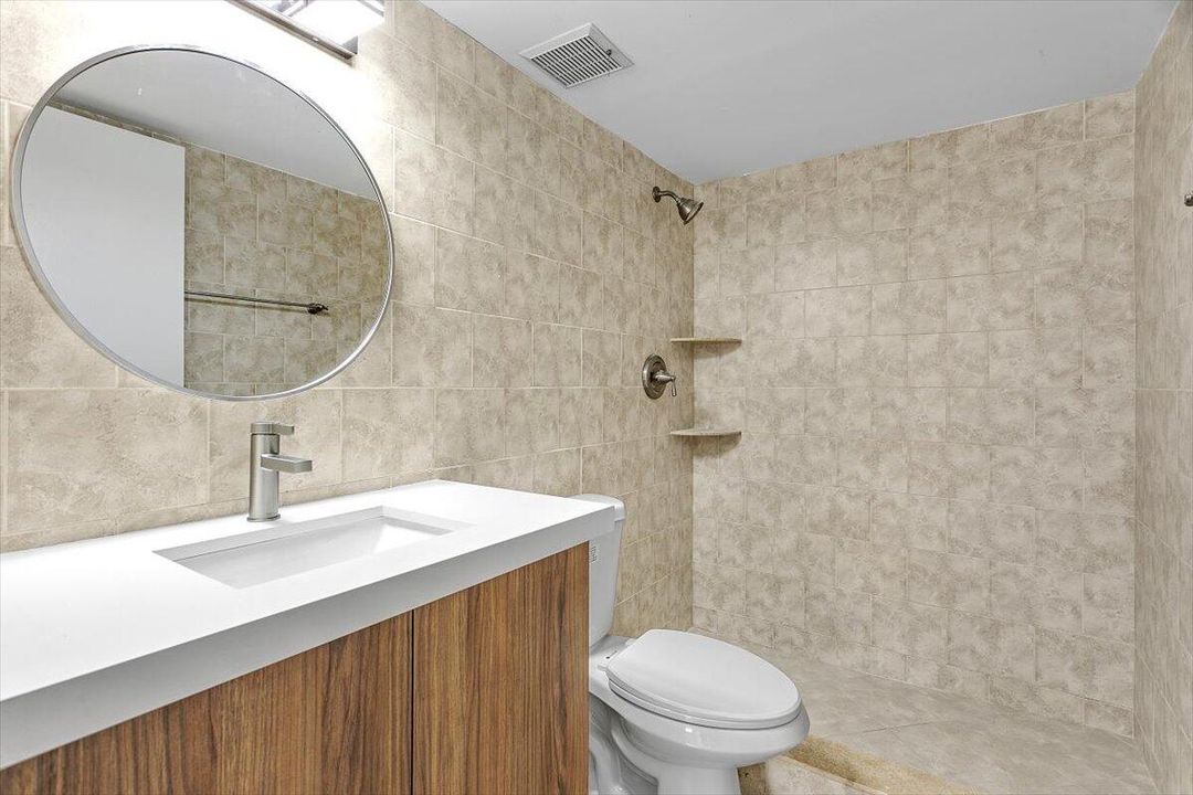 For Sale: $239,000 (2 beds, 2 baths, 1024 Square Feet)