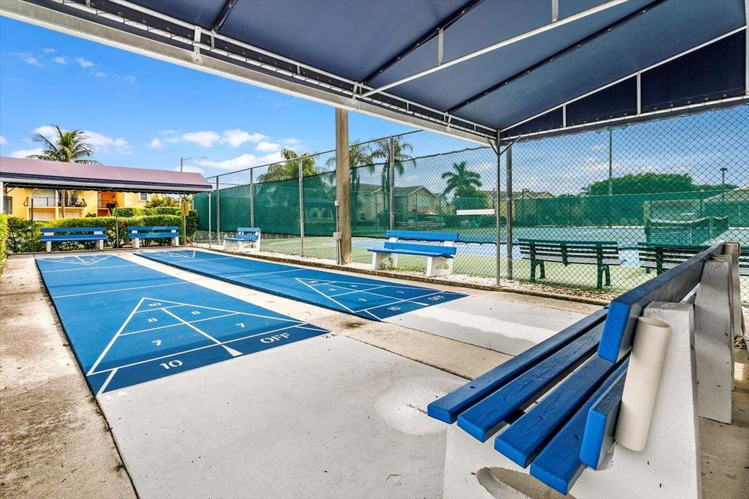 For Sale: $239,000 (2 beds, 2 baths, 1024 Square Feet)