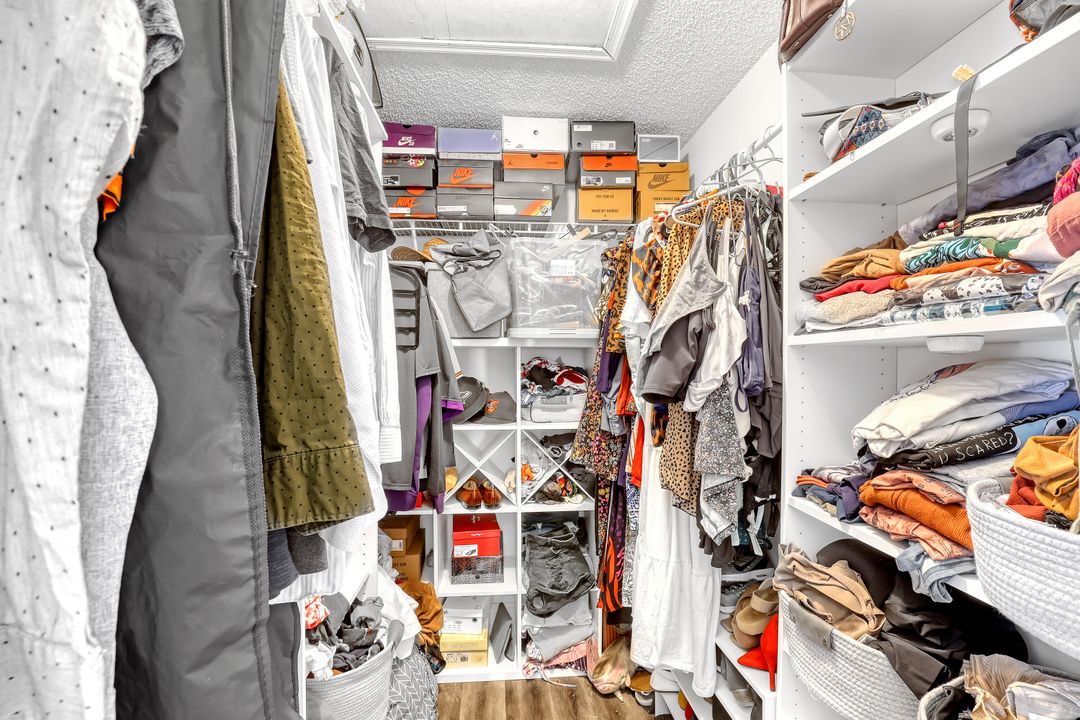 待售: $253,000 (2 贝兹, 2 浴室, 1243 平方英尺)