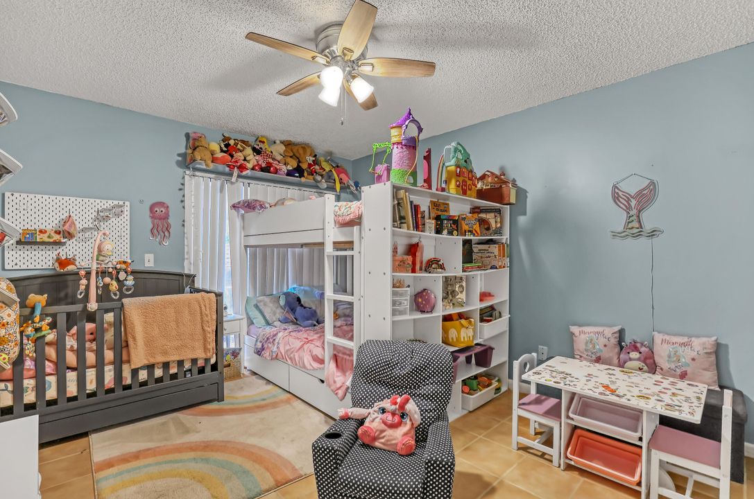 待售: $253,000 (2 贝兹, 2 浴室, 1243 平方英尺)