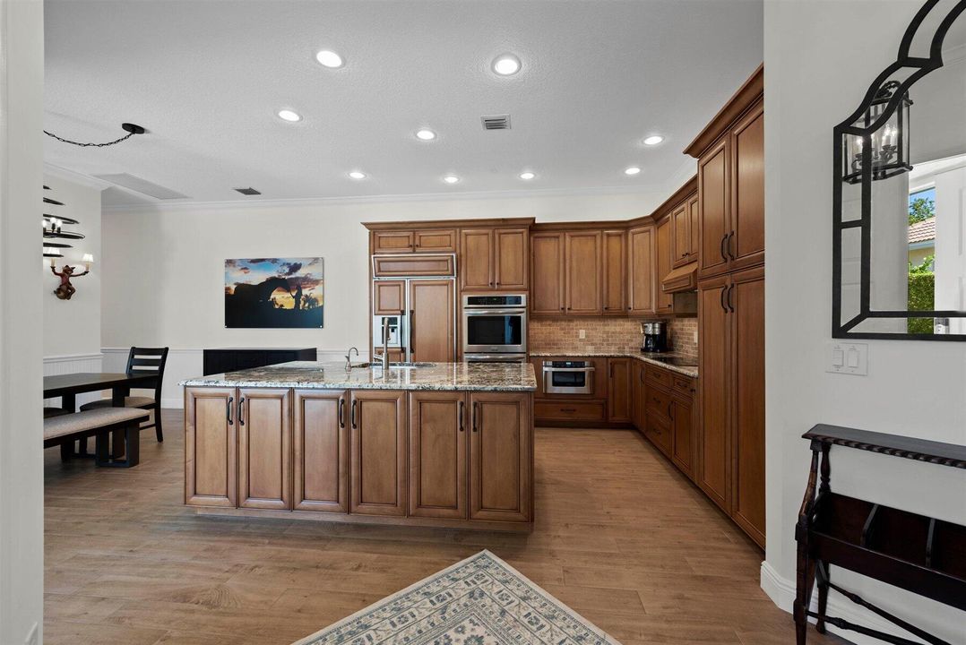 Activo con contrato: $1,295,000 (3 camas, 3 baños, 1996 Pies cuadrados)