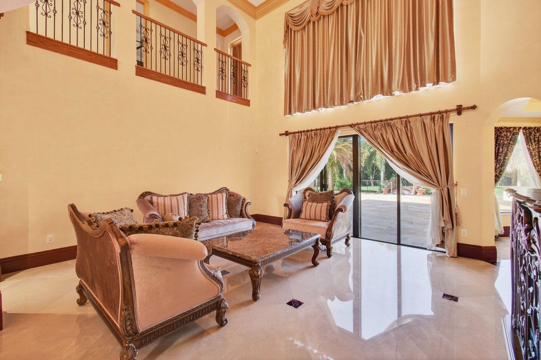 For Sale: $2,300,000 (6 beds, 5 baths, 5790 Square Feet)