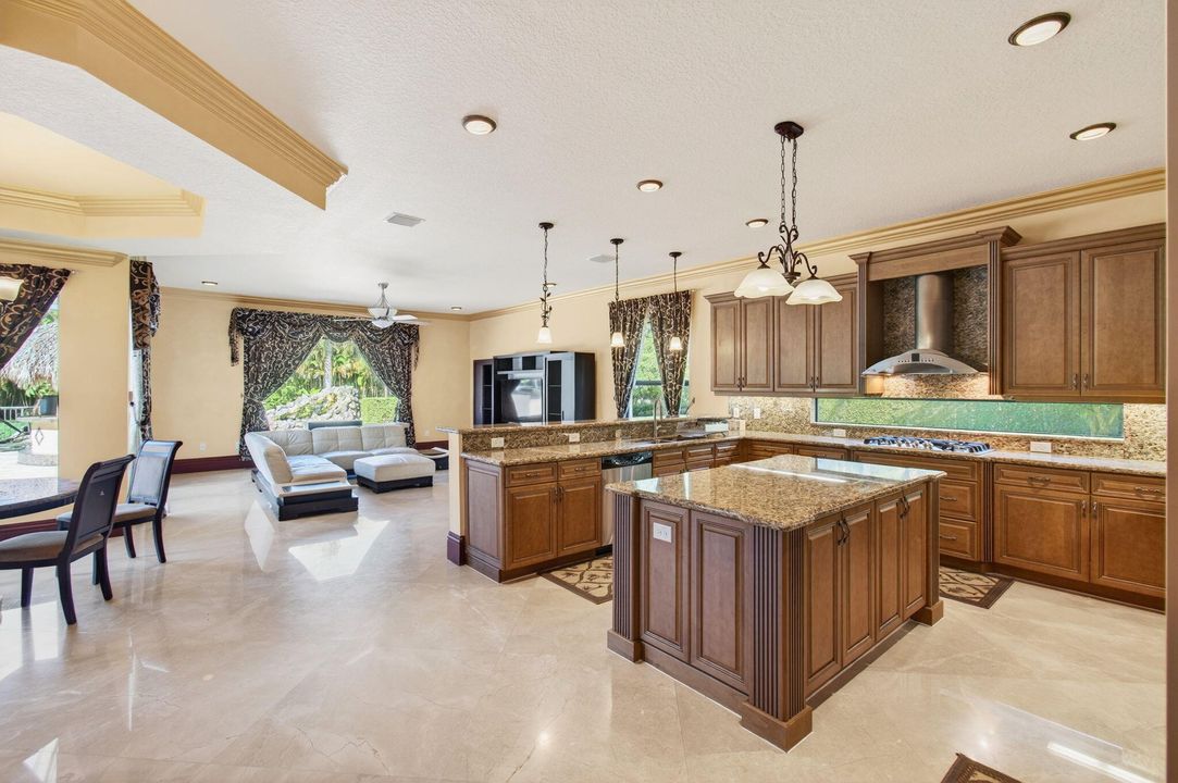 For Sale: $2,300,000 (6 beds, 5 baths, 5790 Square Feet)