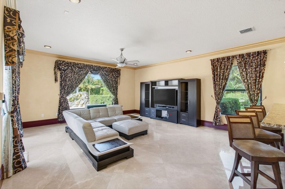 For Sale: $2,300,000 (6 beds, 5 baths, 5790 Square Feet)