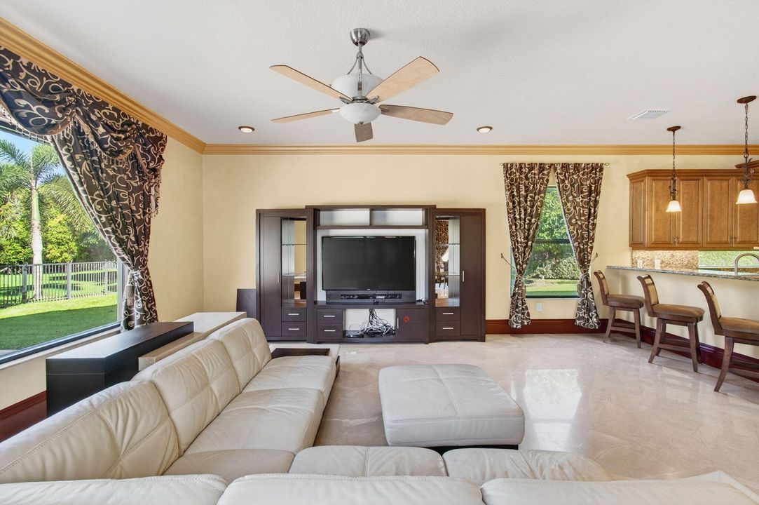 For Sale: $2,300,000 (6 beds, 5 baths, 5790 Square Feet)