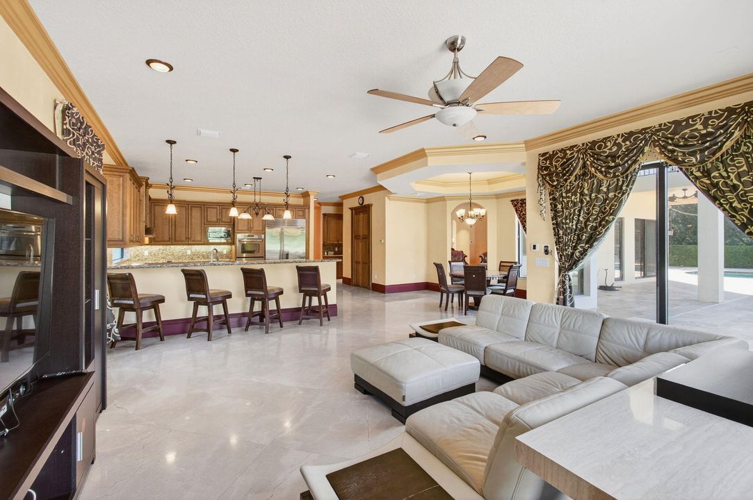 For Sale: $2,300,000 (6 beds, 5 baths, 5790 Square Feet)