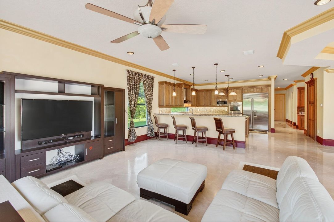 For Sale: $2,300,000 (6 beds, 5 baths, 5790 Square Feet)